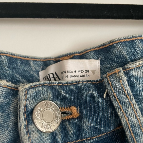 Zara Ripped Jeans - Picture 2 of 6